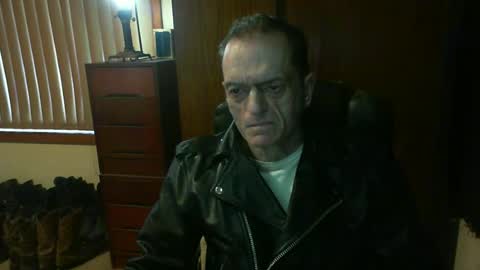 Snapshot of leathergreaser chatting on June 17, 2026, 10:21 pm leathergreaser online show from June 17, 2026, 10:21 pm