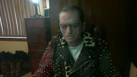 Snapshot of leathergreaser chatting on June 19, 2026, 10:02 pm leathergreaser online show from June 19, 2026, 10:02 pm