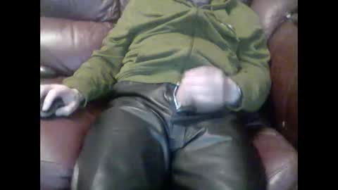 Snapshot of leatherpants68 chatting on October 10, 2025, 10:42 pm leatherpants68 online show from October 10, 2025, 10:42 pm