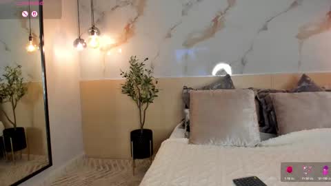 Snapshot of leathompson1 chatting on September 10, 2025, 11:16 pm online show from September 10, 2025, 11:16 pm