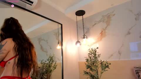 Snapshot of leathompson1 chatting on November 18, 2025, 11:15 pm online show from November 18, 2025, 11:15 pm