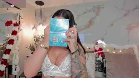 Snapshot of leathompson1 chatting on December 15, 2025, 11:09 pm online show from December 15, 2025, 11:09 pm