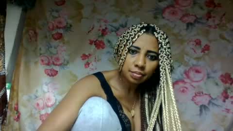 leatianaa online show from June 11, 2026, 7:45 pm