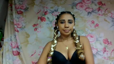 leatianaa online show from June 17, 2026, 1:12 pm