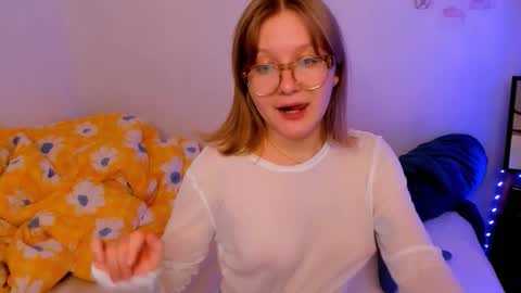 Snapshot of leazy_peasy chatting on October 4, 2025, 7:23 pm Ellie online show from October 4, 2025, 7:23 pm