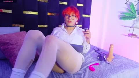 Snapshot of lee_roses chatting on June 26, 2026, 2:21 pm leeh online show from June 26, 2026, 2:21 pm