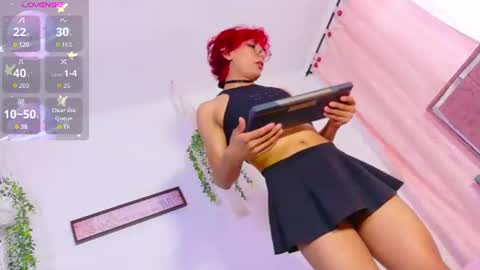 Snapshot of lee_roses chatting on July 15, 2026, 12:43 pm leeh online show from July 15, 2026, 12:43 pm