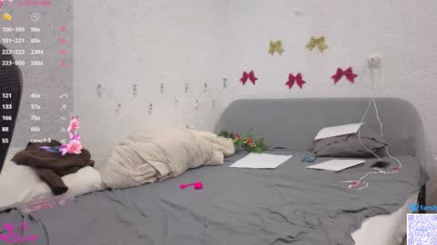 Snapshot of lee_sky chatting on December 22, 2025, 9:39 am I am Melisa. Im new here. This is my first day online show from December 22, 2025, 9:39 am