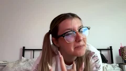 leeannerose online show from May 24, 2026, 8:25 pm