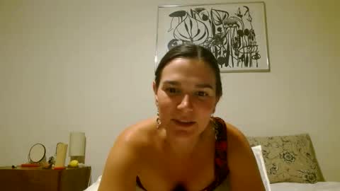 Snapshot of leelaluna chatting on June 5, 2026, 3:24 am leela luna online show from June 5, 2026, 3:24 am