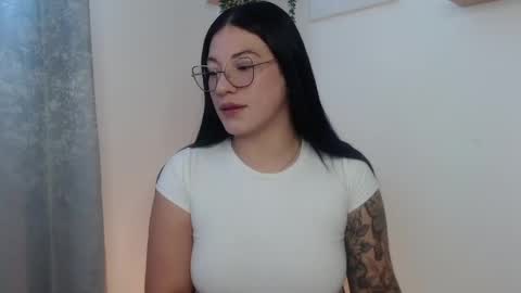 Snapshot of leena_rosee chatting on May 20, 2026, 4:46 pm leena_rosee online show from May 20, 2026, 4:46 pm