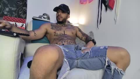 Snapshot of leenar_key chatting on February 25, 2025, 5:25 pm leenar_key online show from February 25, 2025, 5:25 pm