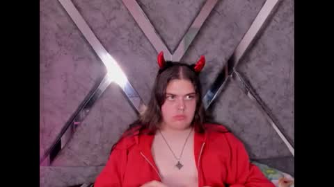 leenox online show from February 3, 2026, 2:53 am