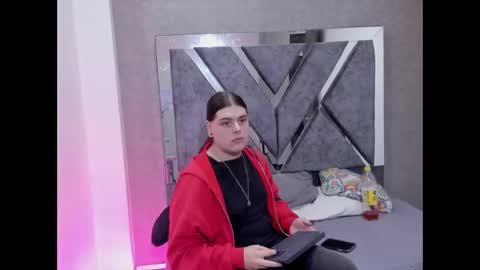 leenox online show from February 3, 2026, 6:22 am