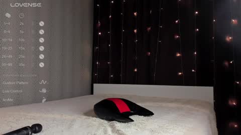 Emily  pvt open ONLY WITH EXTRA TIPS online show from December 4, 2024, 3:04 am