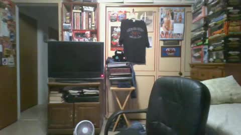 Snapshot of leezamm1132 chatting on June 15, 2026, 12:29 pm leezamm1132 online show from June 15, 2026, 12:29 pm