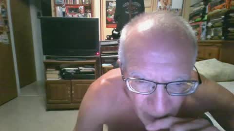 Snapshot of leezamm1132 chatting on June 19, 2026, 1:43 am leezamm1132 online show from June 19, 2026, 1:43 am