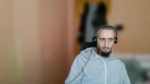 lefrenchiies online show from February 27, 2026, 11:54 am