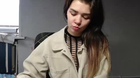 Liya online show from November 10, 2025, 8:13 am