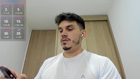 Snapshot of legolas_15 chatting on October 24, 2025, 11:01 pm Alejandro online show from October 24, 2025, 11:01 pm