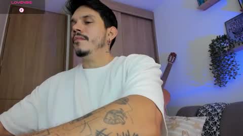Alejandro online show from July 17, 2026, 5:51 pm