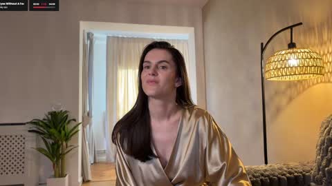 Elle  online show from March 5, 2026, 7:37 am