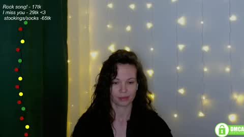 Snapshot of leia_bell chatting on April 12, 2026, 7:19 pm hey Im Leia and I love rock online show from April 12, 2026, 7:19 pm