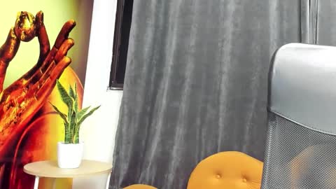 leia_cooper online show from December 16, 2025, 11:26 am