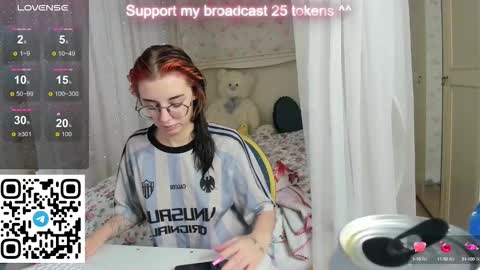 leia_moreno online show from September 14, 2025, 8:57 am