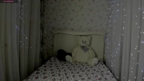 leia_moreno online show from October 9, 2025, 3:32 pm