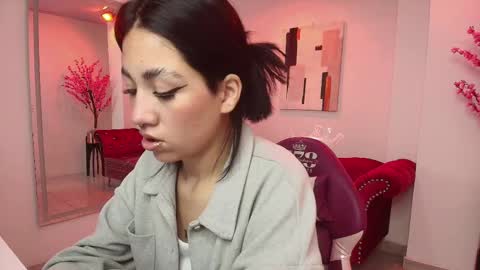 Leia.  online show from February 28, 2025, 11:14 am