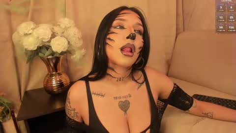 Snapshot of leiawong chatting on October 22, 2025, 2:45 am Leia online show from October 22, 2025, 2:45 am