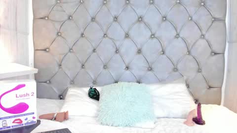 LEIGH ANGELS online show from December 31, 2024, 4:16 am