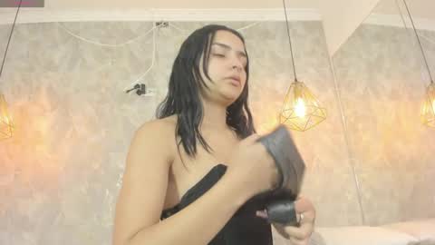 LEIGH ANGELS online show from May 4, 2026, 9:11 pm