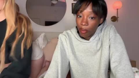 Snapshot of leighton_rae chatting on May 21, 2026, 3:46 am Leighton online show from May 21, 2026, 3:46 am
