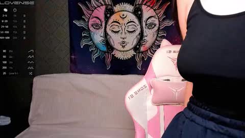 Snapshot of leila_4ever chatting on September 16, 2025, 2:29 pm Leila online show from September 16, 2025, 2:29 pm