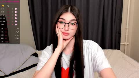 Leila online show from April 29, 2026, 7:31 pm