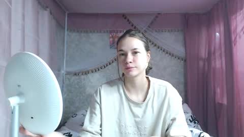 leila_bambi_ online show from November 23, 2025, 12:49 pm