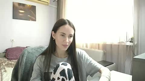 Leila online show from September 8, 2025, 3:11 pm