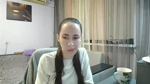 Snapshot of leila_monaco chatting on October 27, 2025, 6:45 pm Leila online show from October 27, 2025, 6:45 pm