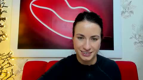 leilabloom online show from January 10, 2025, 4:30 pm