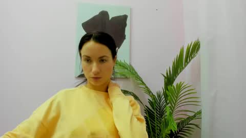 leilabloom online show from January 22, 2025, 4:44 pm