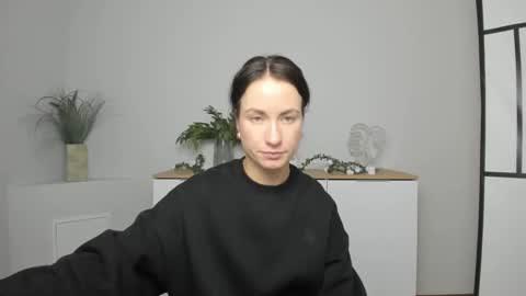 leilabloom online show from January 23, 2025, 4:48 pm