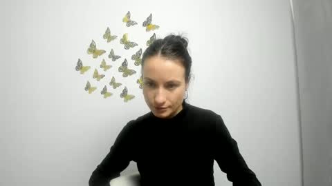 leilabloom online show from January 29, 2025, 4:41 pm