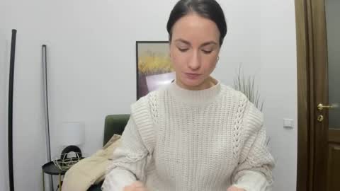 leilabloom online show from February 16, 2025, 5:37 pm