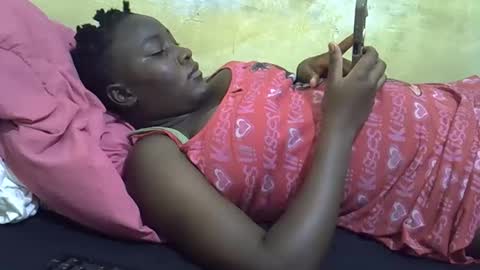 leilah_cute19 online show from April 25, 2026, 6:16 pm