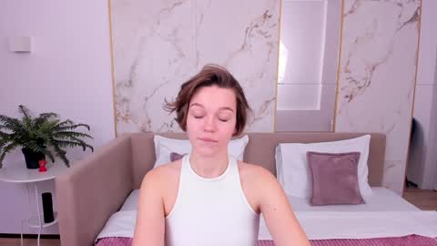 Snapshot of leilalawson chatting on December 26, 2024, 9:44 am LeilaLawson online show from December 26, 2024, 9:44 am