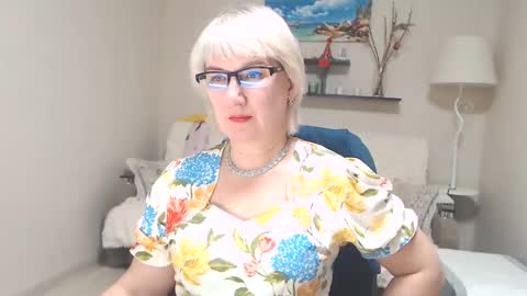 Snapshot of leilamays chatting on December 3, 2024, 12:59 pm Leila Kinky online show from December 3, 2024, 12:59 pm