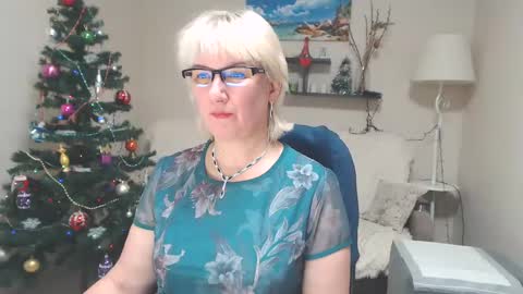 Snapshot of leilamays chatting on December 20, 2024, 11:21 am Leila Kinky online show from December 20, 2024, 11:21 am