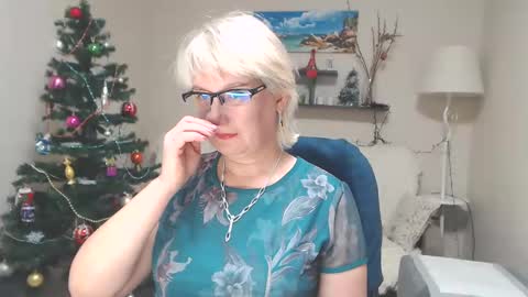 Snapshot of leilamays chatting on December 21, 2024, 12:49 pm Leila Kinky online show from December 21, 2024, 12:49 pm